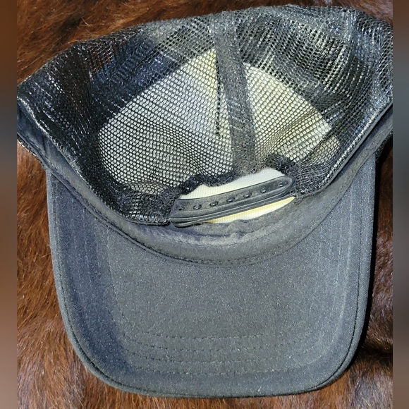 Women's Volcom Black trucker hat - Picture 2 of 4